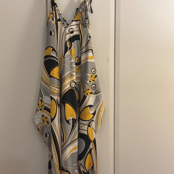 V is for Vinnik Dress in Great Gatsby - Picture 2 of 6